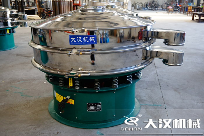 磨料振動篩也是旋振篩,其根據不同的物料可以成為不同的產品有不同的產品名稱,為了方便用戶的分辨與查找。