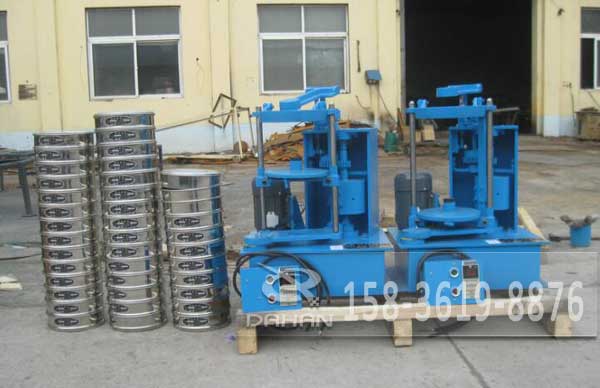 拍擊篩上的標(biāo)準(zhǔn)試驗(yàn)篩 拍擊篩上的標(biāo)準(zhǔn)試驗(yàn)篩