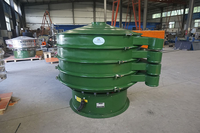 直徑1000mm振動篩主要采用的是碳鋼材質的直徑為1000mm的振動篩，對于層級用戶可根據自己的需求進行選擇。